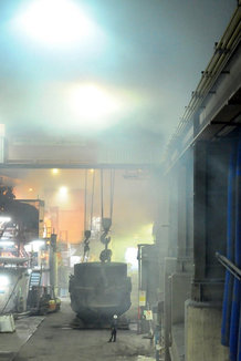 Hot Metal Process Crane in a Metal Powder Plant